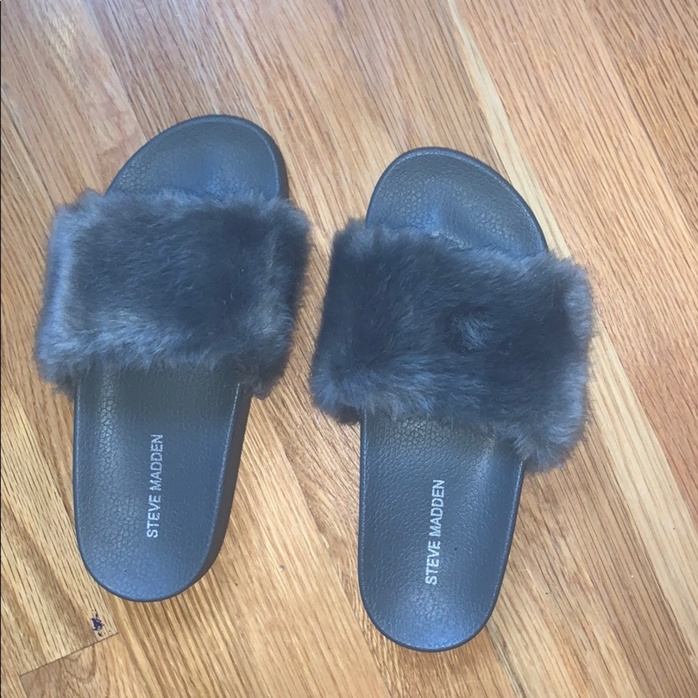 Steve Madden Gray Slides